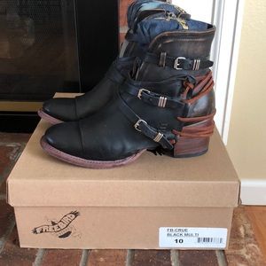Freebird by Steven Crue size 10